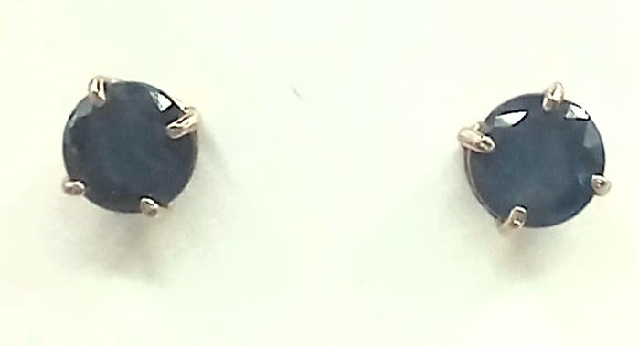 9 ct Yellow Gold earrings with claw set sapphires