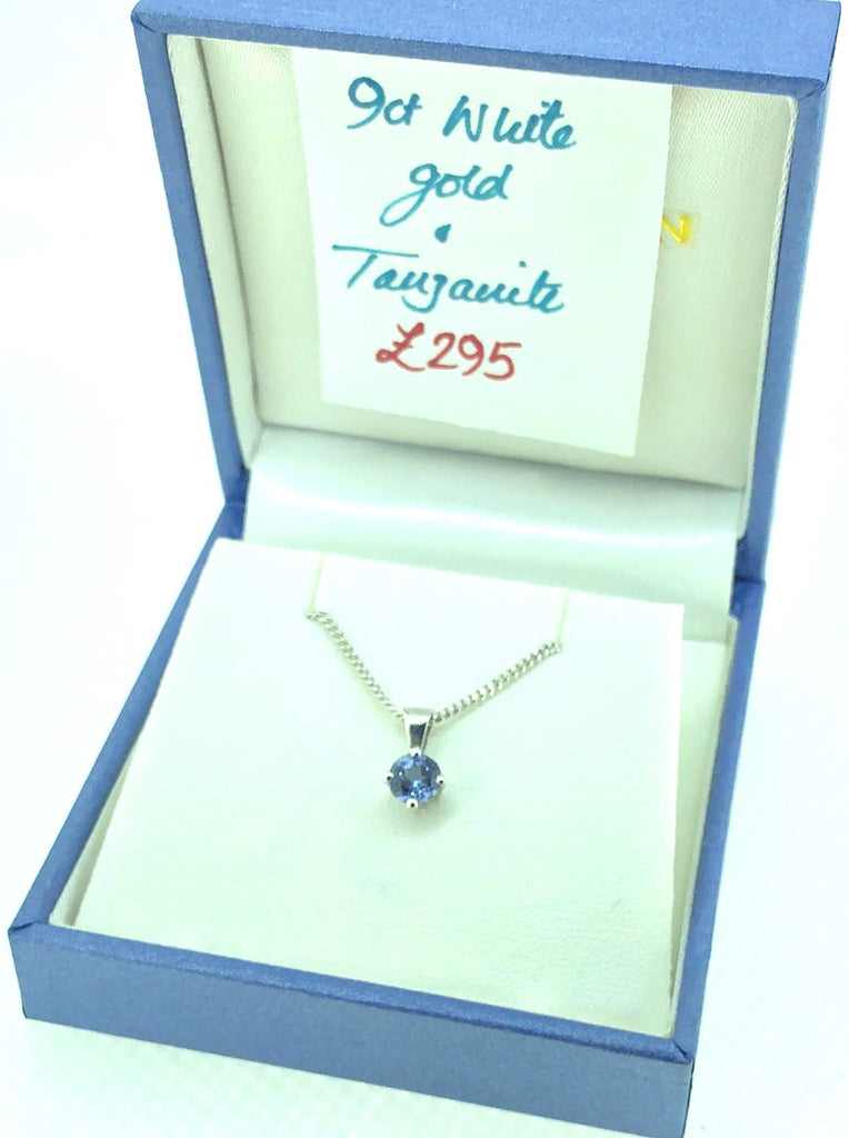 9 ct White Gold Tanzanite pendant