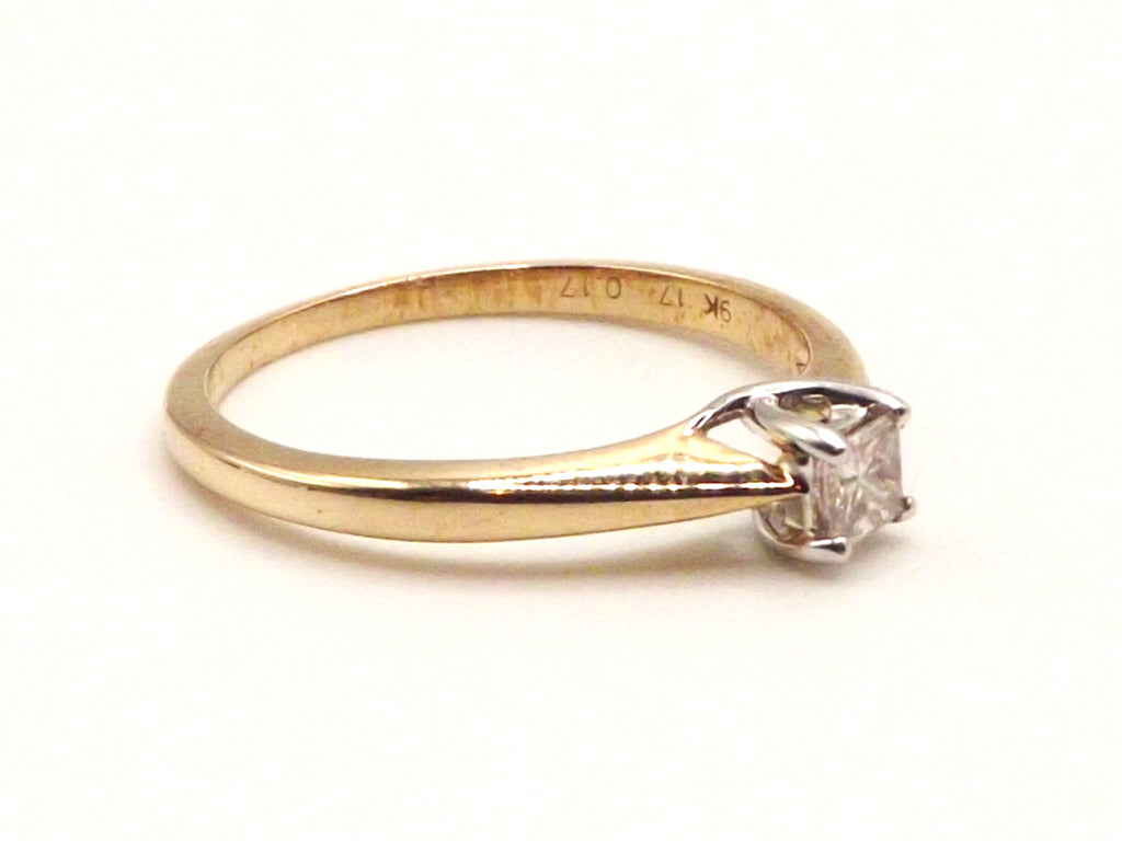 9 ct Yellow Gold Princess Cut Diamond Solitaire ring