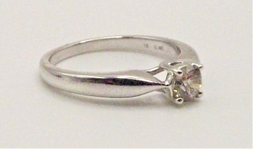 9 ct White Gold solitaire diamond ring