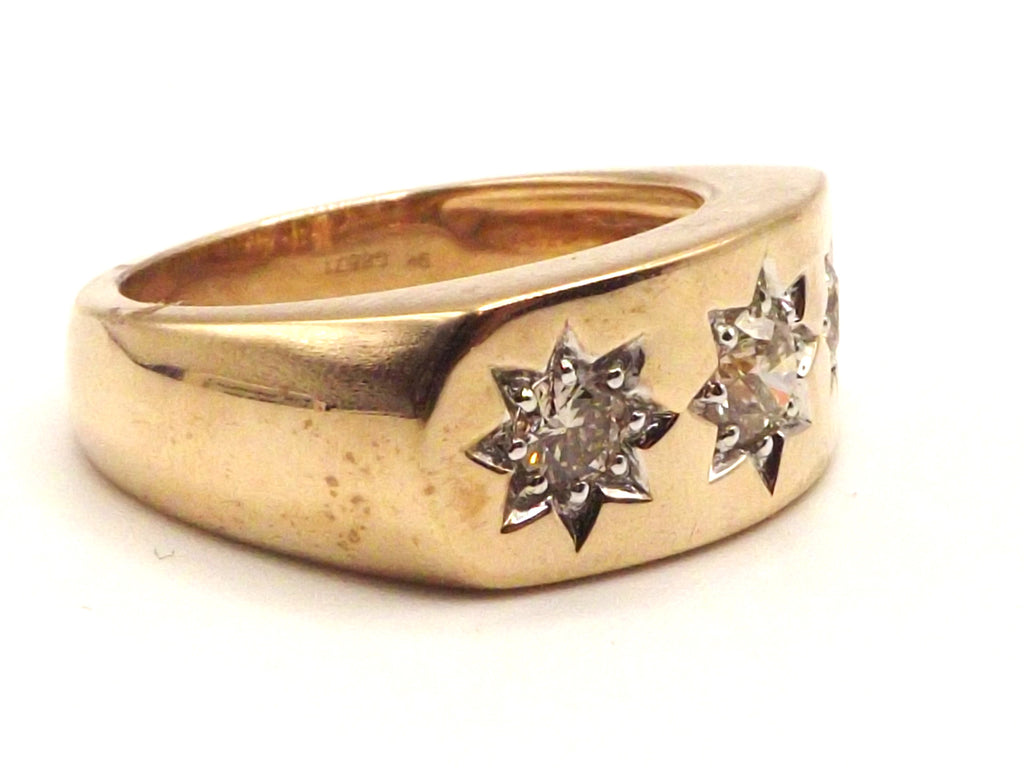 9 ct Yellow Gold heavy ring with 0.82 ct star set Diamonds