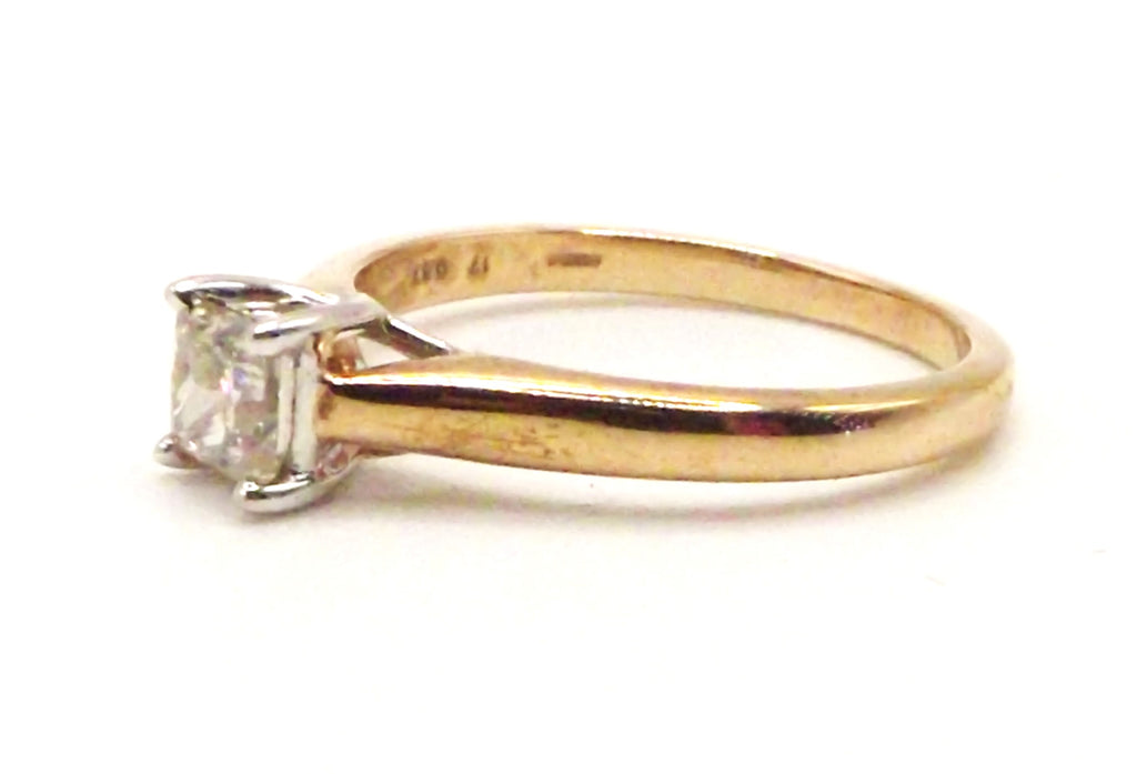 9 ct Yellow Gold solitaire ring with princess cut 0.57 ct diamond