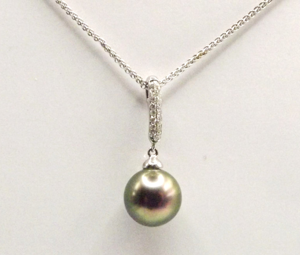 18ct White Gold Pendant set Diamond & Tahitian Pearl